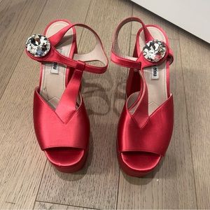 Miu Miu SZ 38.5 Pink Satin Platforms